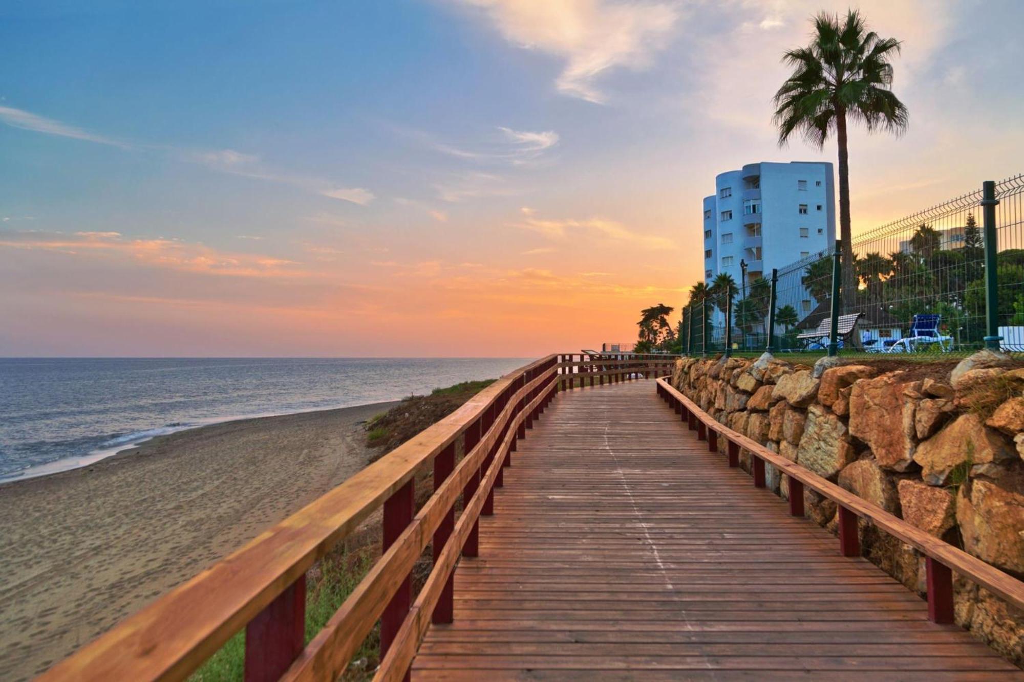 Puerta Del Mar Penthouse Beachfront - Happy Rentals Sitio de Calahonda Exterior photo