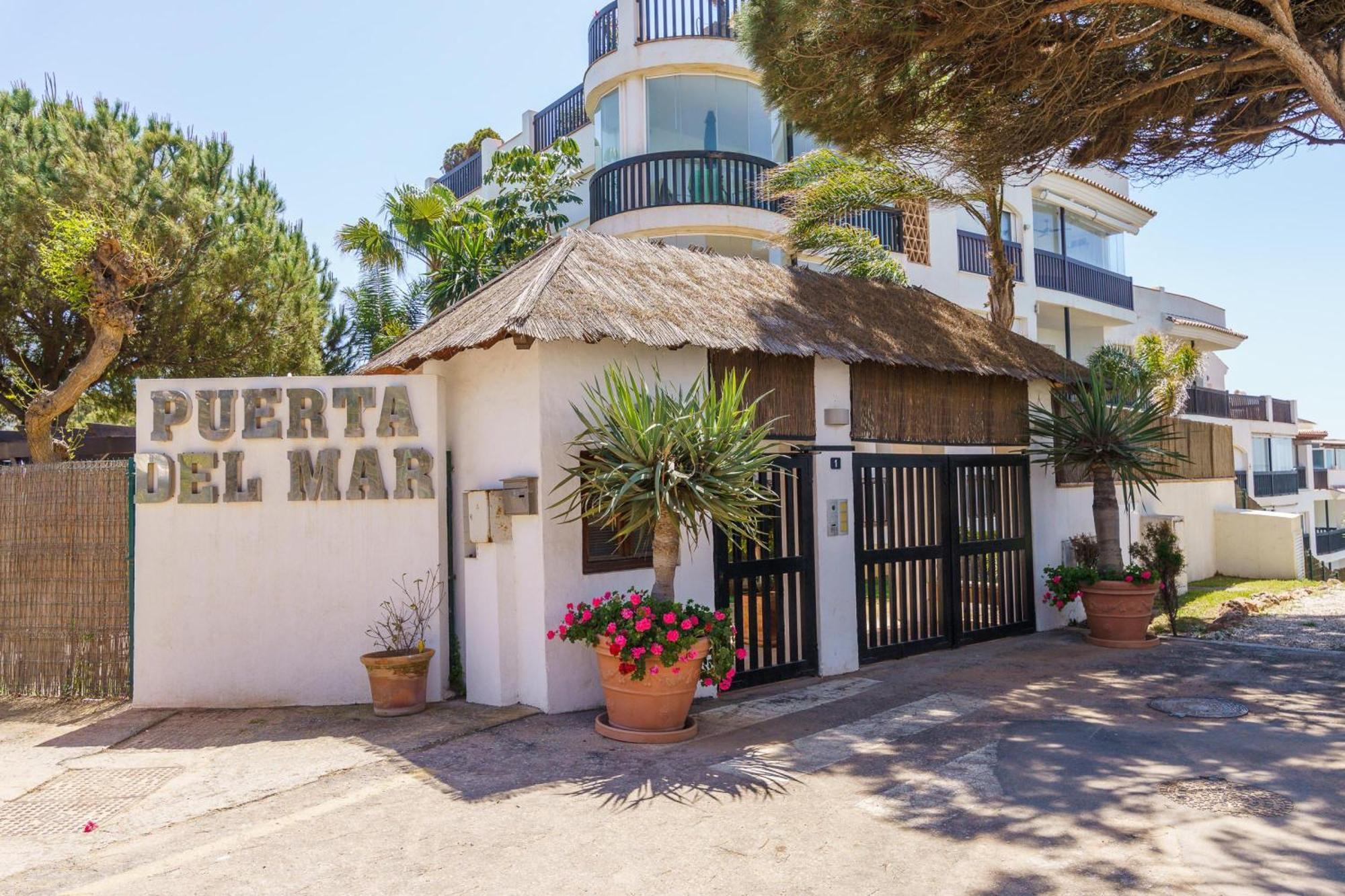 Puerta Del Mar Penthouse Beachfront - Happy Rentals Sitio de Calahonda Exterior photo